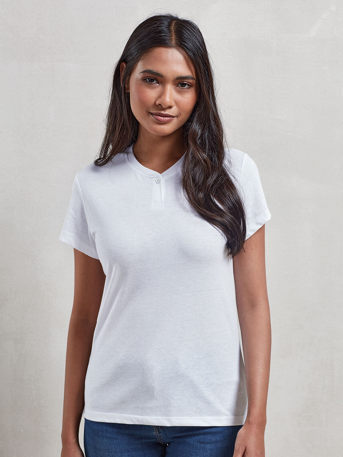 Womenâs âComisâ Sustainable Tee